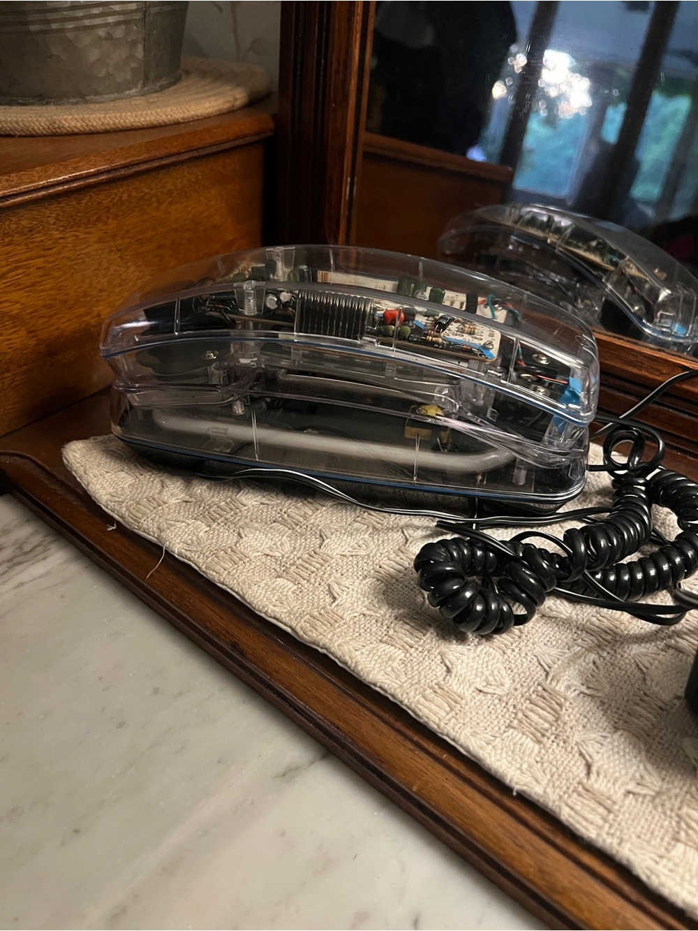 CONAIR Classic Vintage 1990's Retro Clear Light Up Land Line Corded Telephone